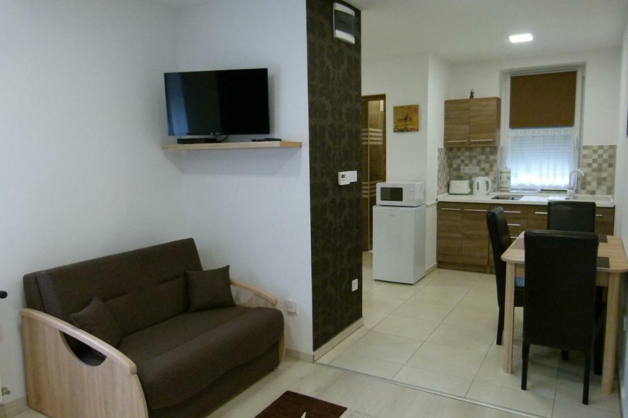 Wolf House Apartman Apartment Zalaegerszeg Luaran gambar